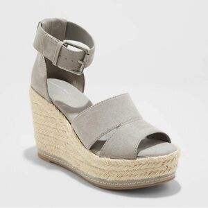 Universal Thread "Wenda" Cut-Out Espadrille Wedge Sandals in Grey size 7